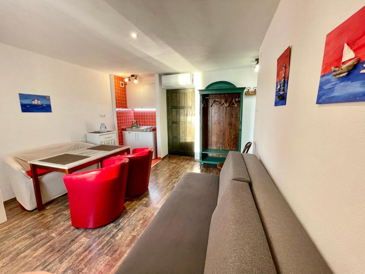Apartments Trapula Шибеник Екстер'єр фото