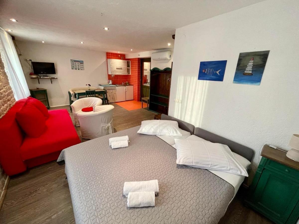 Apartments Trapula Шибеник Екстер'єр фото